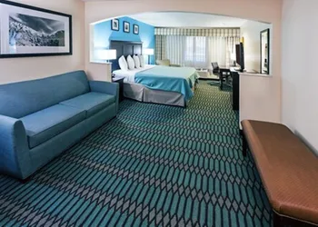 Wingate by Wyndham Lubbock TX South hotel thumbnail 3