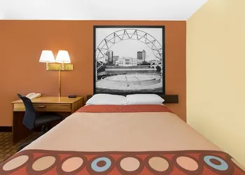 Super 8 by Wyndham Boone hotel thumbnail 5