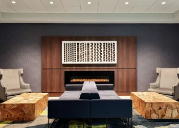 Embassy Suites by Hilton Indianapolis Downtown hotel thumbnail 2