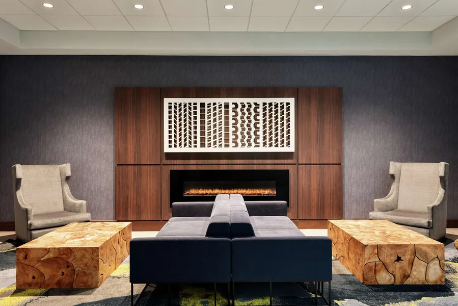 Embassy Suites by Hilton Indianapolis Downtown hotel detail image 2
