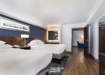 Embassy Suites by Hilton Indianapolis Downtown hotel thumbnail 6