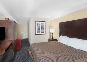 Days Inn by Wyndham Geneva/Finger Lakes hotel thumbnail 5