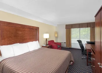 Days Inn by Wyndham Geneva/Finger Lakes hotel thumbnail 2