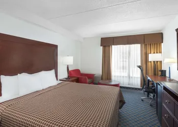 Days Inn by Wyndham Geneva/Finger Lakes hotel thumbnail 4