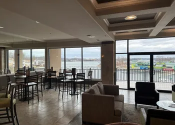 Camden on the Lake Resort & Spa hotel thumbnail 7