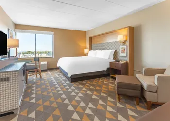 Holiday Inn Rockford(I-90&Rt 20/State St) by IHG hotel thumbnail 5