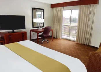 Radisson Hotel Akron/Fairlawn hotel thumbnail 8