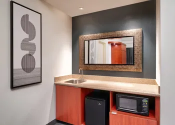 Courtyard by Marriott Lincoln Downtown hotel thumbnail 6