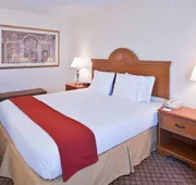 Holiday Inn Express Flint-Campus Area by IHG hotel detail image 3