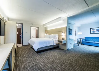 Holiday Inn Express Flint-Campus Area by IHG hotel thumbnail 5