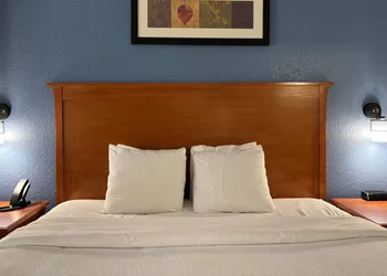 Baymont by Wyndham Marion hotel thumbnail 5