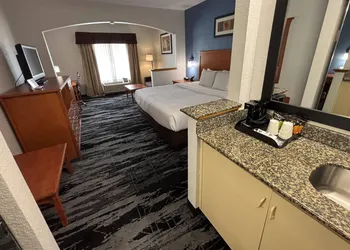 Baymont by Wyndham Marion hotel thumbnail 6
