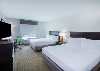 Holiday Inn Express & Suites Shreveport South Park Plaza by IHG hotel thumbnail 3