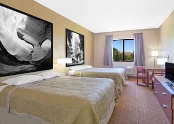 Super 8 by Wyndham Page/Lake Powell hotel thumbnail 4
