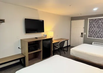 Rodeway Inn & Suites Rancho Mirage - Palm Desert Area hotel thumbnail 4