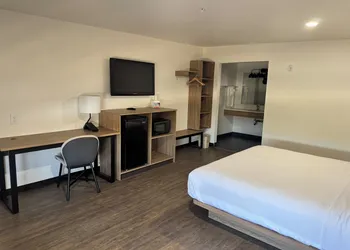 Rodeway Inn & Suites Rancho Mirage - Palm Desert Area hotel thumbnail 5
