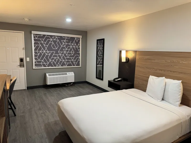 Rodeway Inn & Suites Rancho Mirage - Palm Desert Area hotel detail image 6