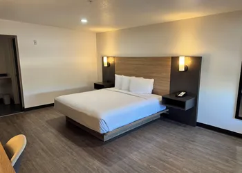 Rodeway Inn & Suites Rancho Mirage - Palm Desert Area hotel thumbnail 7