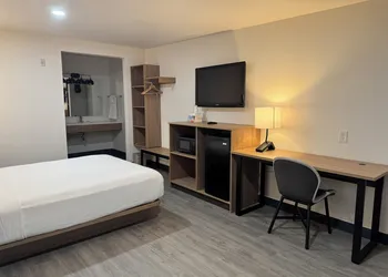 Rodeway Inn & Suites Rancho Mirage - Palm Desert Area hotel thumbnail 8