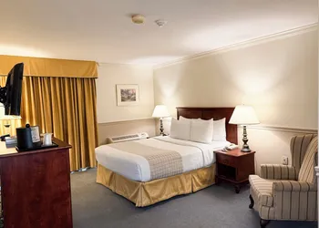 Inn on the Lake hotel thumbnail 4