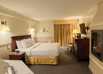 Inn on the Lake hotel thumbnail 6