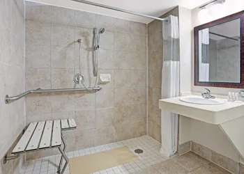 Travelodge by Wyndham Iowa City hotel thumbnail 8