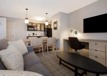 Sonesta Simply Suites Boston Burlington hotel thumbnail 6