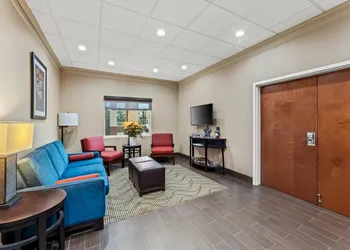 Comfort Inn & Suites Tuscumbia - Muscle Shoals hotel thumbnail 2