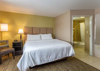 Candlewood Suites Airport by IHG hotel thumbnail 3