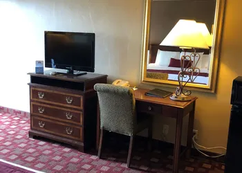 Days Inn & Suites by Wyndham Logan hotel thumbnail 7