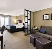 Comfort Suites Commerce hotel detail image 5