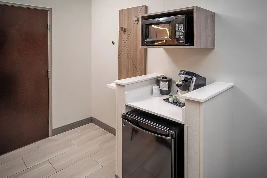 Holiday Inn Express and Suites Fairmont by IHG hotel detail image 6