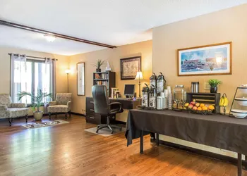 The Black Swan Lee - Lenox, an Ascend Collection Hotel hotel thumbnail 3