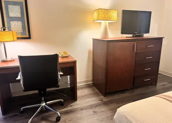 Baymont by Wyndham Meridian hotel thumbnail 4