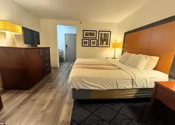Baymont by Wyndham Meridian hotel thumbnail 6
