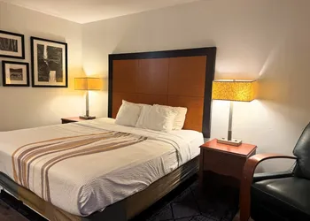 Baymont by Wyndham Meridian hotel thumbnail 7