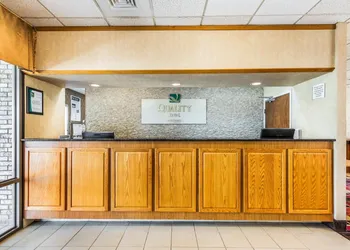 Quality Inn hotel thumbnail 2