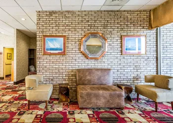 Quality Inn hotel thumbnail 4