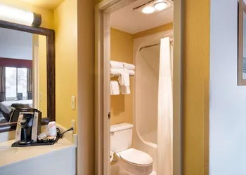 Quality Inn hotel thumbnail 7