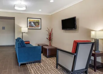 Comfort Inn & Suites Muncie Near University hotel thumbnail 3
