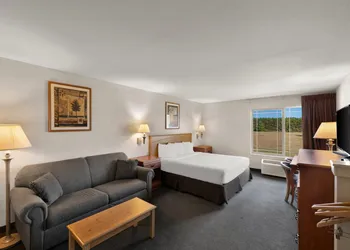 Rodeway Inn & Suites Tomahawk hotel thumbnail 7