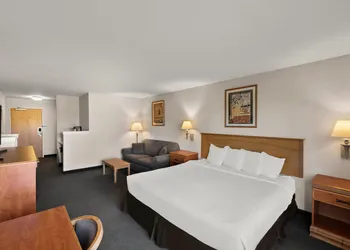 Rodeway Inn & Suites Tomahawk hotel thumbnail 8