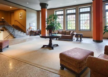 Grand Eastonian Hotel & Suites hotel thumbnail 2
