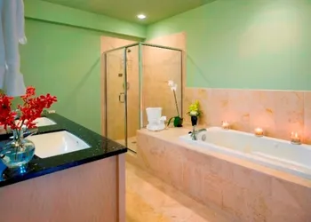 Grand Eastonian Hotel & Suites hotel thumbnail 6