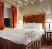 Grand Eastonian Hotel & Suites hotel detail image 7