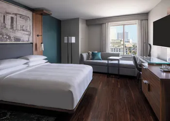 New Orleans Marriott Warehouse Arts District hotel thumbnail 7