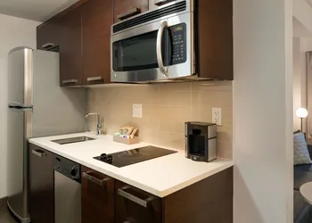 Residence Inn by Marriott New York Manhattan/Midtown East hotel thumbnail 8