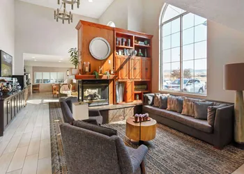 BEST WESTERN Holiday Hills hotel thumbnail 2