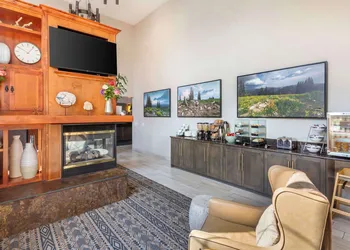 BEST WESTERN Holiday Hills hotel thumbnail 3