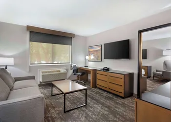 BEST WESTERN Holiday Hills hotel thumbnail 6